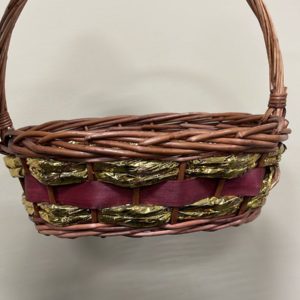 Корзина плетеная с золотыми вствками
